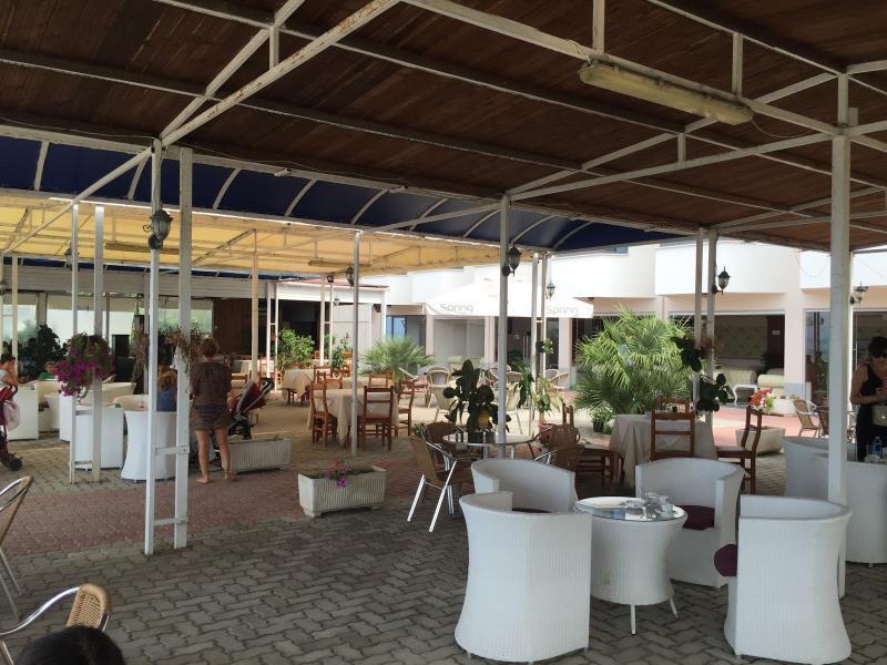 Hotel Ferrara Durrës Buitenkant foto