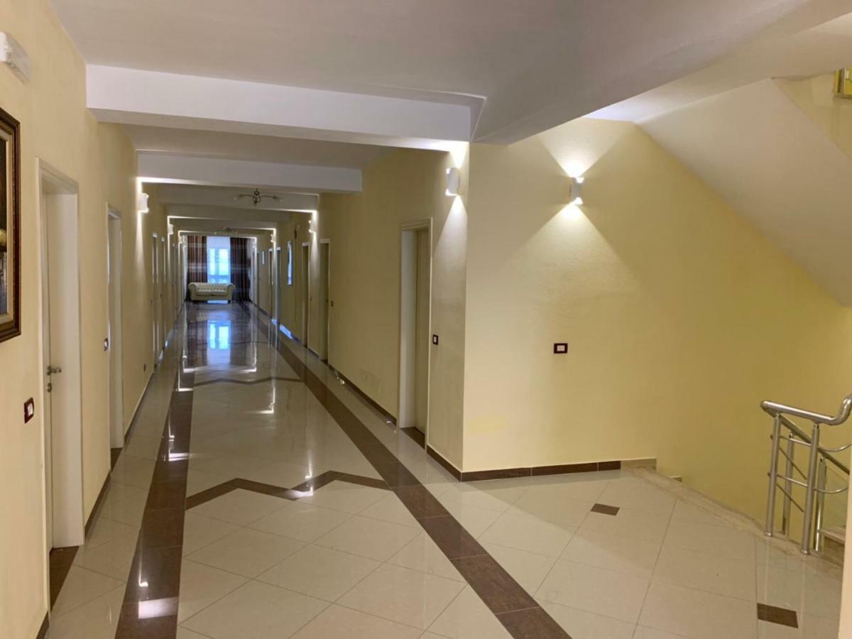 Hotel Ferrara Durrës Buitenkant foto