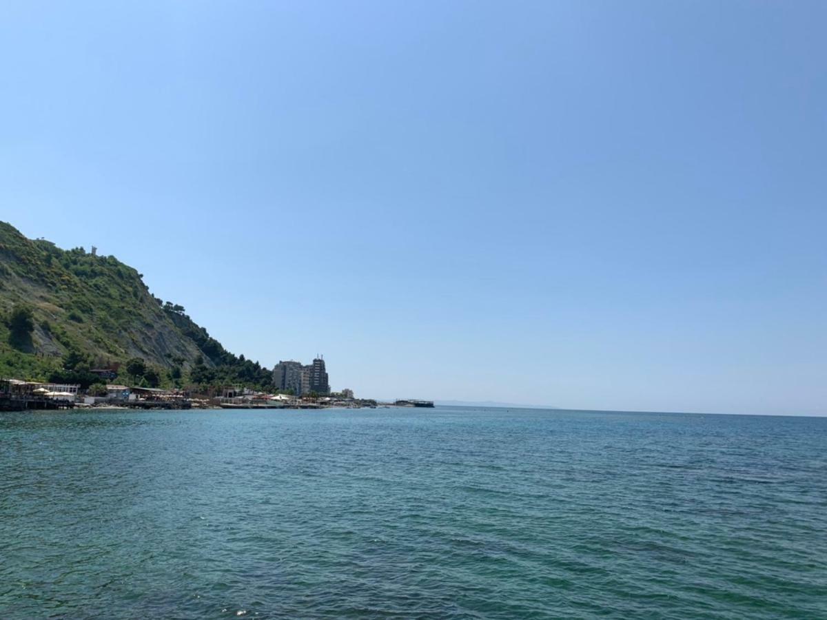 Hotel Ferrara Durrës Buitenkant foto