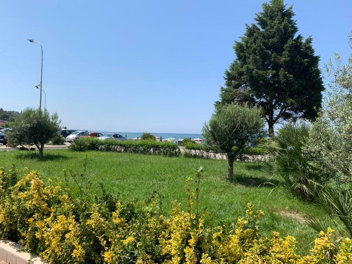 Hotel Ferrara Durrës Buitenkant foto
