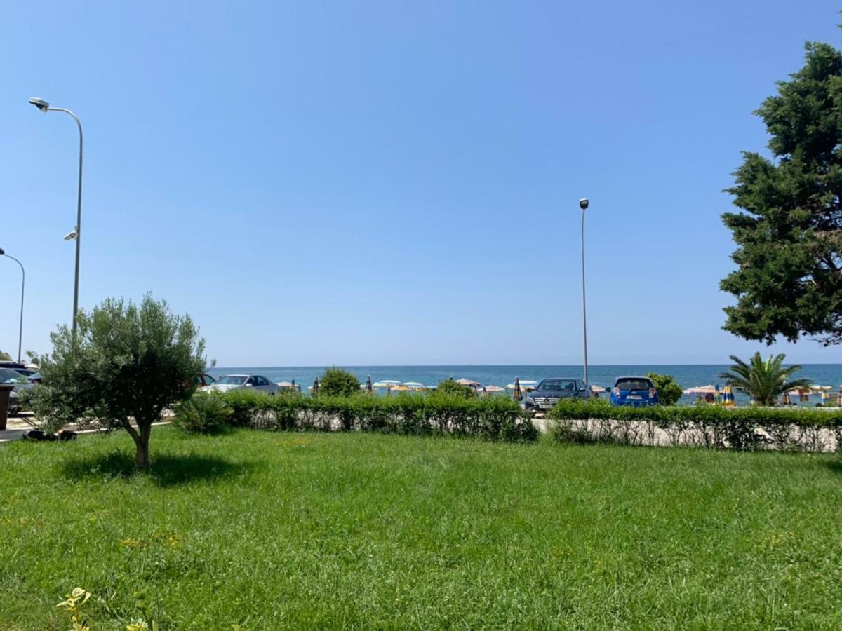 Hotel Ferrara Durrës Buitenkant foto