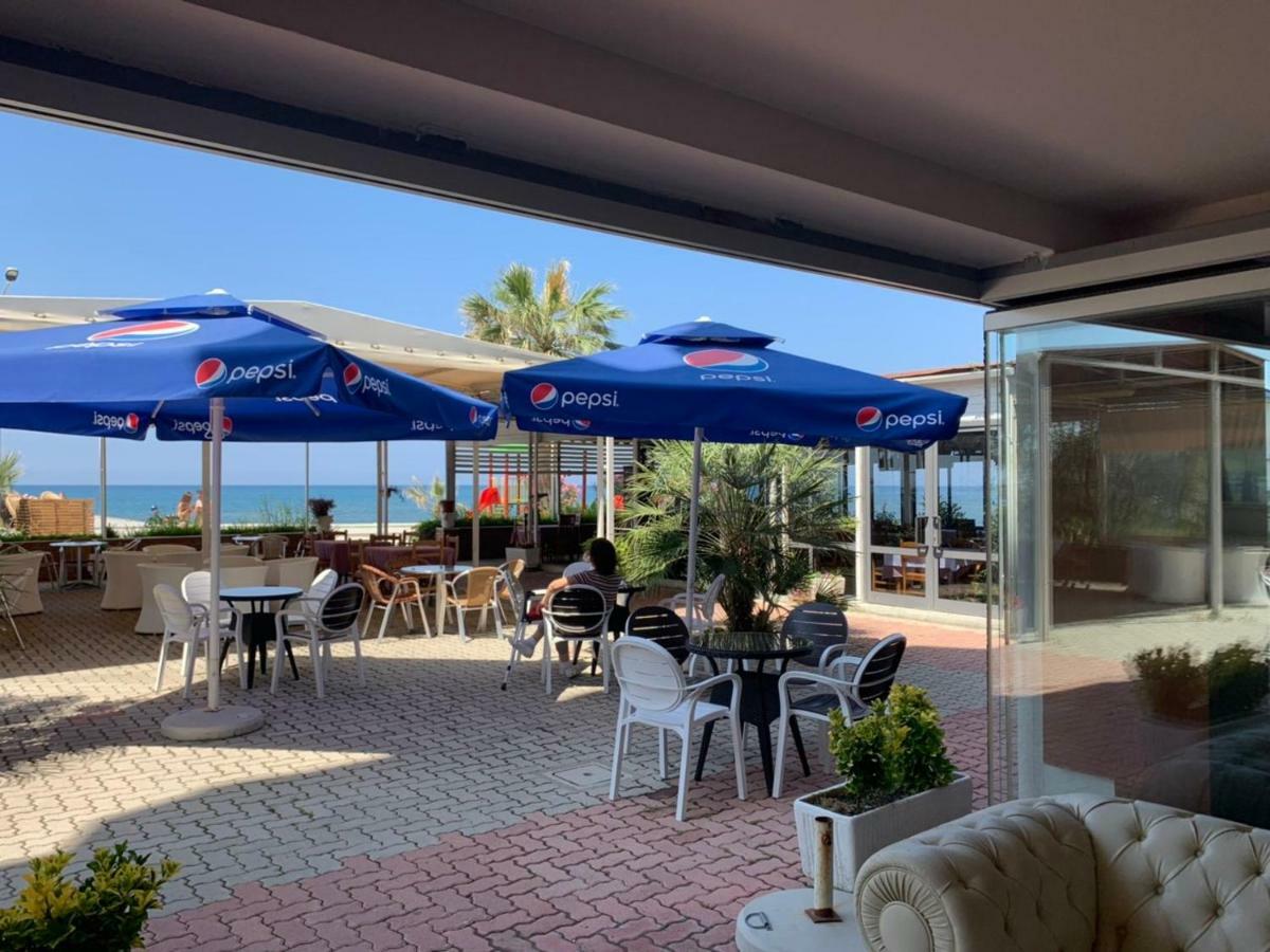 Hotel Ferrara Durrës Buitenkant foto