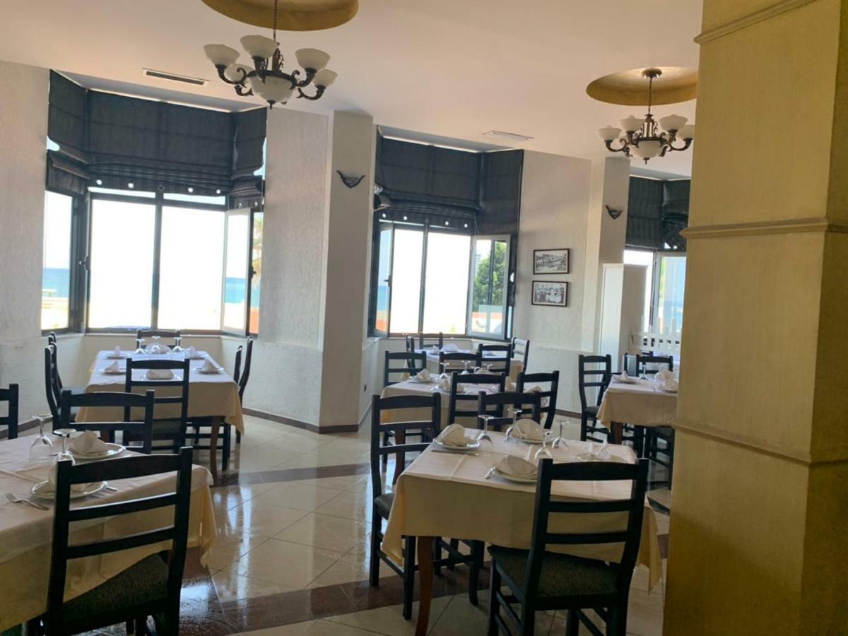 Hotel Ferrara Durrës Buitenkant foto