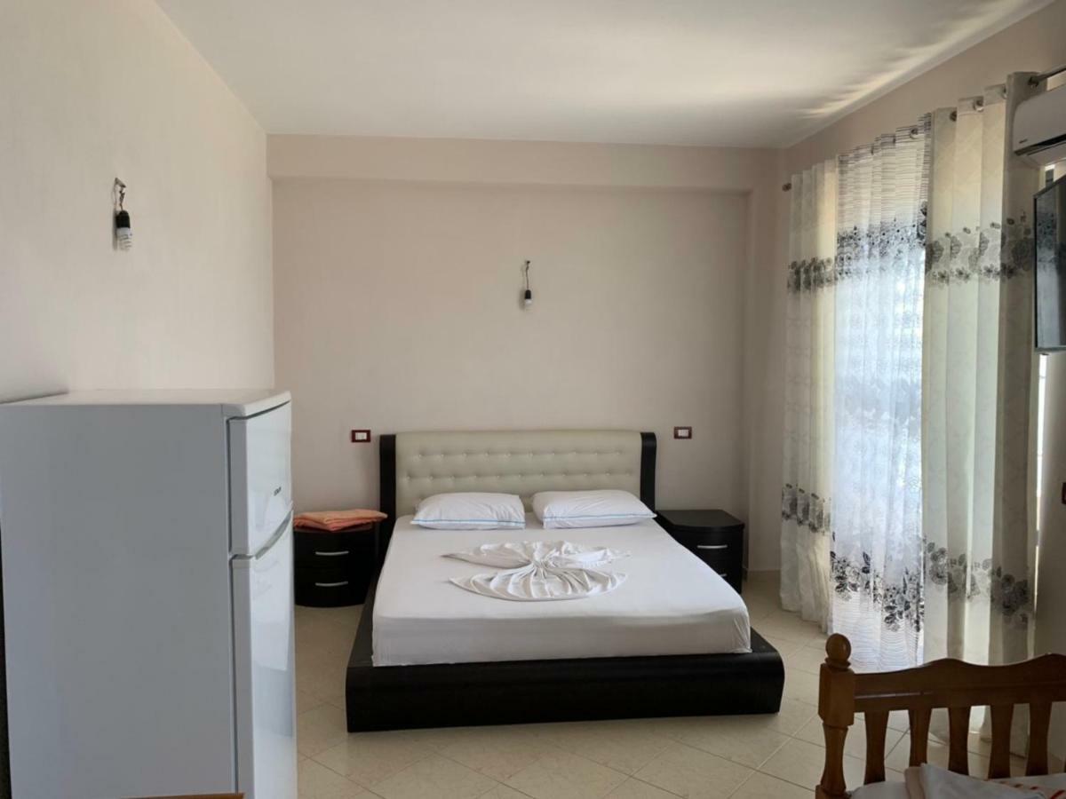 Hotel Ferrara Durrës Buitenkant foto