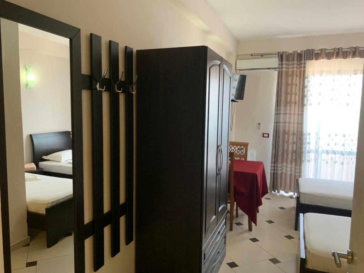 Hotel Ferrara Durrës Buitenkant foto