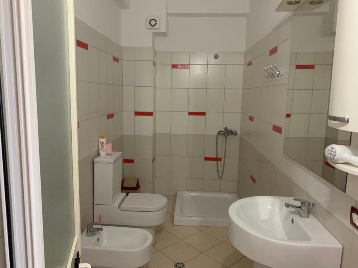 Hotel Ferrara Durrës Buitenkant foto
