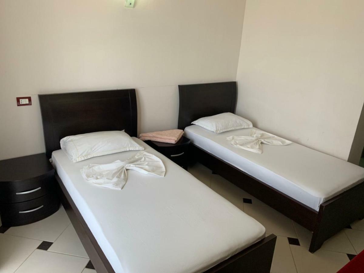 Hotel Ferrara Durrës Buitenkant foto