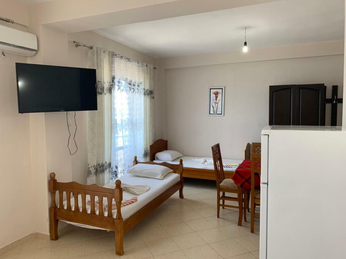 Hotel Ferrara Durrës Buitenkant foto