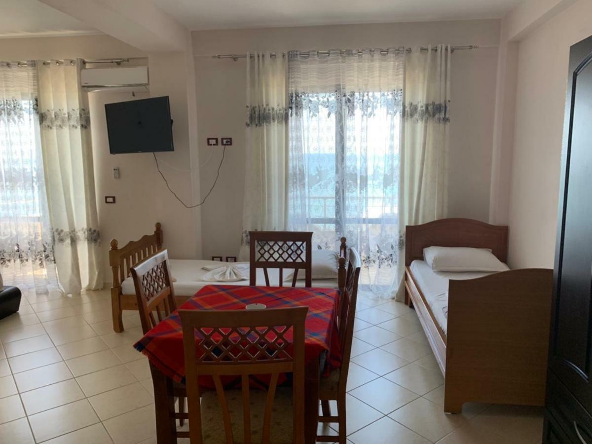 Hotel Ferrara Durrës Buitenkant foto