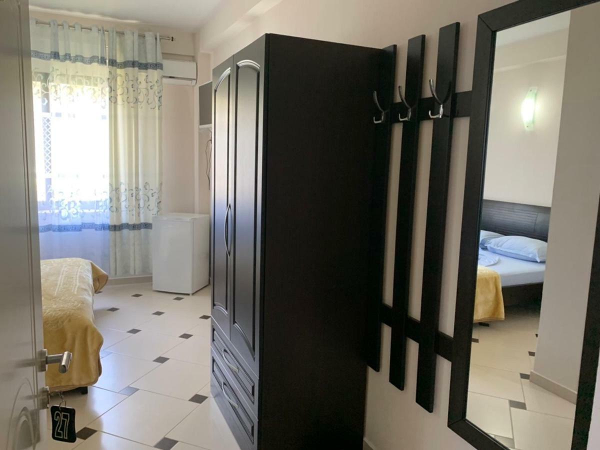 Hotel Ferrara Durrës Buitenkant foto