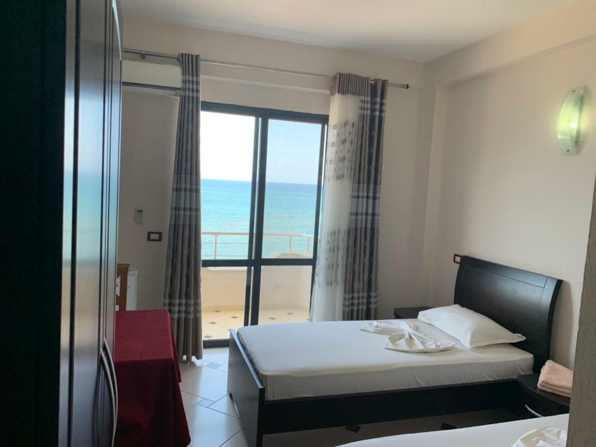Hotel Ferrara Durrës Buitenkant foto