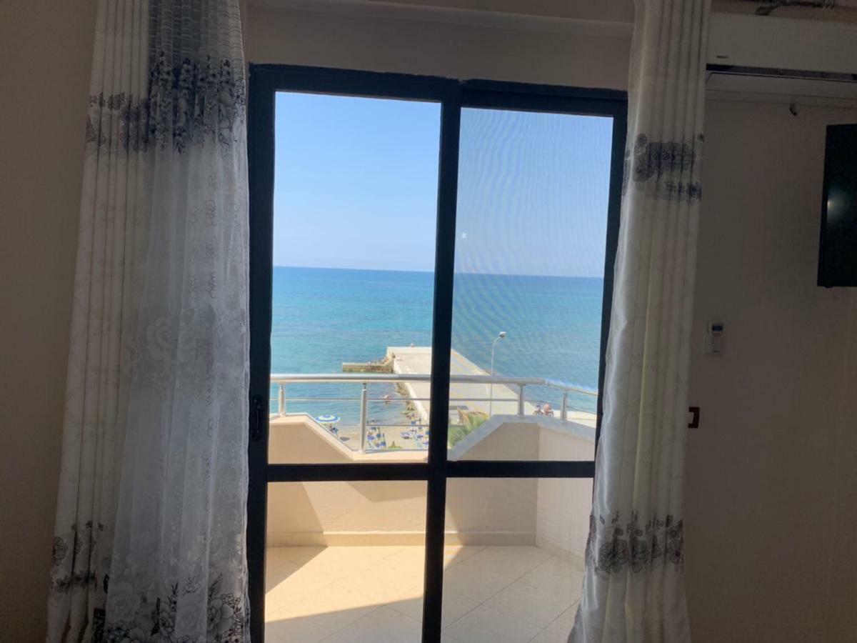 Hotel Ferrara Durrës Buitenkant foto